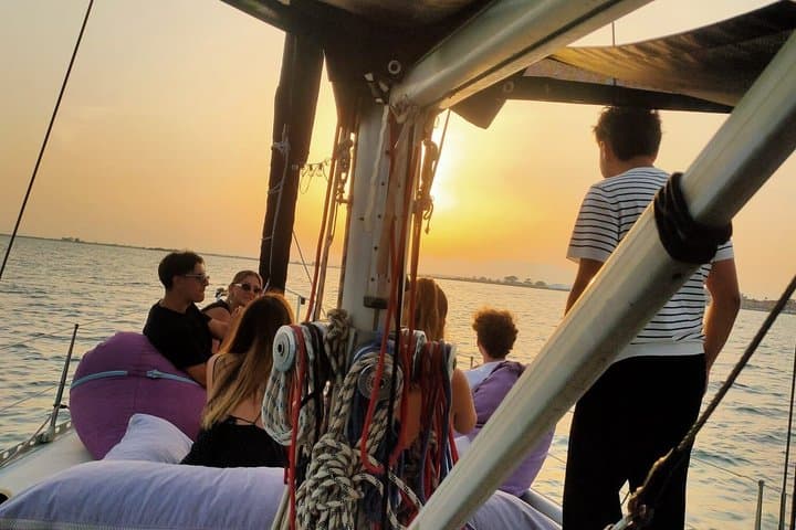Sunset & Gin : Boat Tour and Gin - Tonics Tasting in Alicante