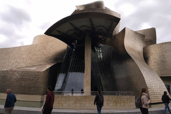 Bilbao Guggenheim Museum Entry Admission With Audio Guide Tour
