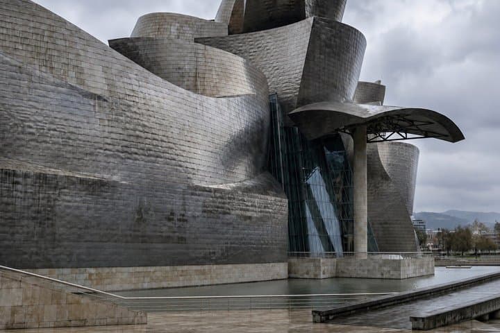 Bilbao Guggenheim Museum Entry Admission With Audio Guide Tour
