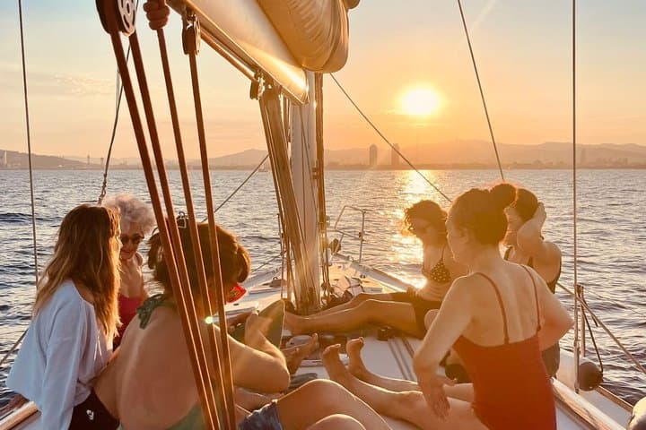 Barcelona Private Sailing Day & Sunset with Open Bar & Snacks