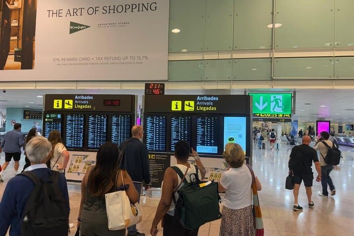 Barcelona Airport to City Private Taxi Arrival Transfer & Pickup