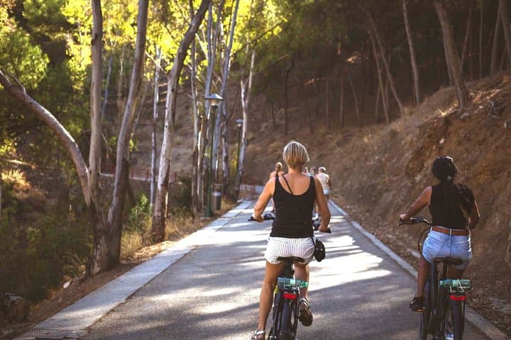 Malaga: E-Bike 3-Hour Sightseeing Tour
