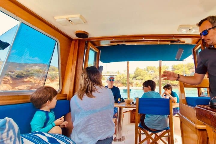 Private excursion on traditional Mallorcan boat