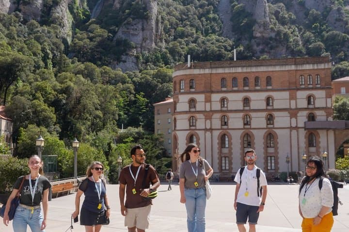 Montserrat Small Group Tour & Wine Tasting from Barcelona