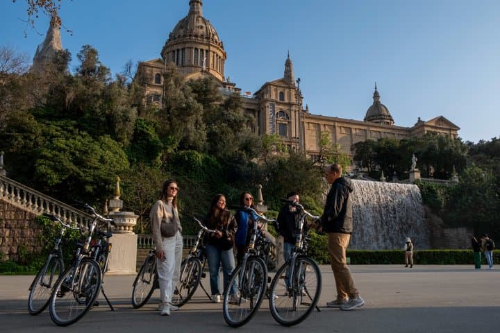 Barcelona Montjuïc Scenic Tour on Premium Dutch E-Bikes