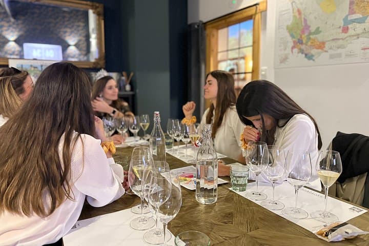 Rioja & Txakoli Wine Tasting in Bilbao with a Local Sommelier
