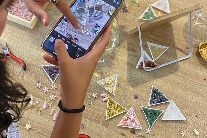 Unlimited Wine and Jewelry Workshop in Malaga
