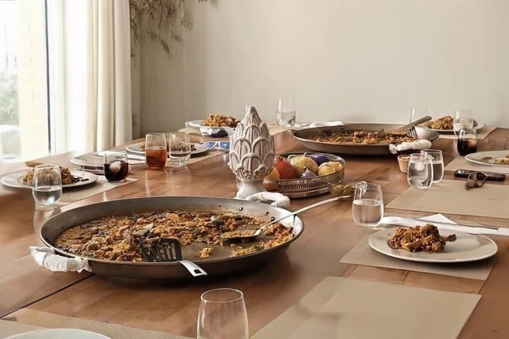 Private Paella & Sangria Cooking Class for Groups in Seville