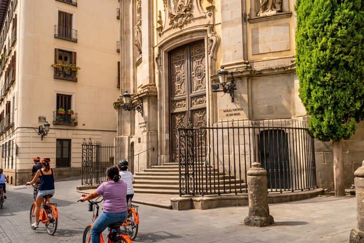 Madrid 2.5 Hour Historical Tour by Bike or E Bike