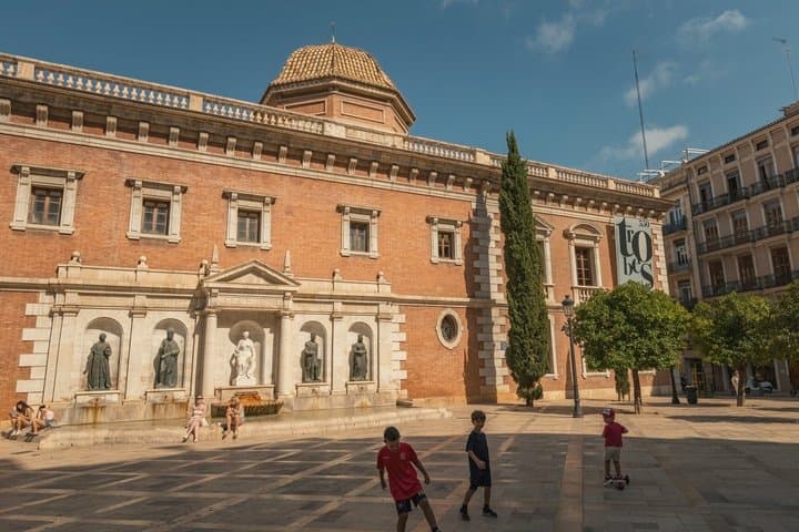 Valencia Bike Tour: Old Town & Arts District