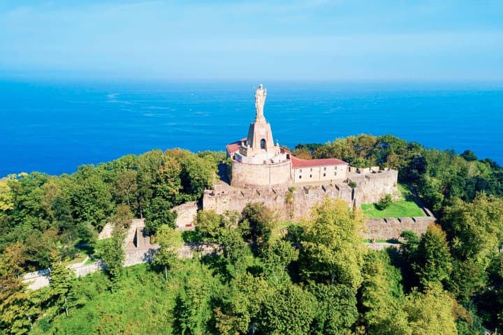 San Sebastián Walking Tour with Audio Guide on Your Smartphone