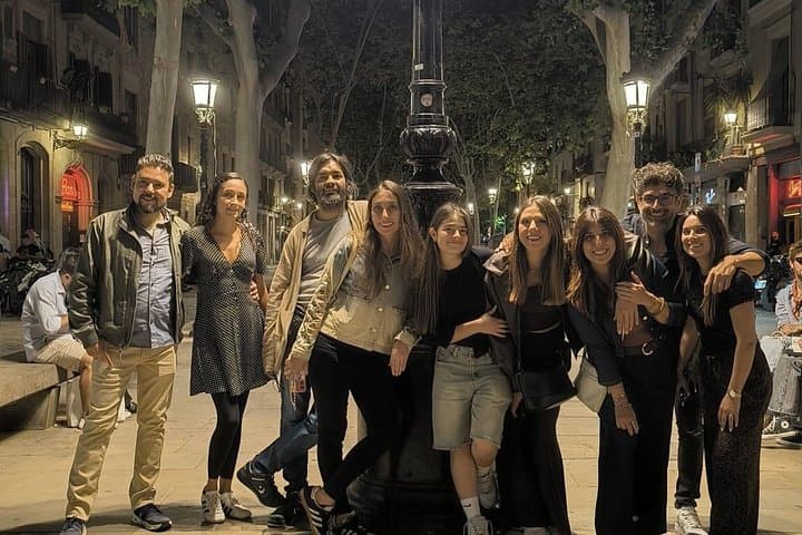 Barcelona: Pubcrawl with VIP entry to Rooftop and Nightclubs