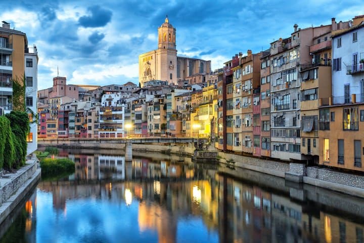 Girona Tapas and Wine Tour by Night