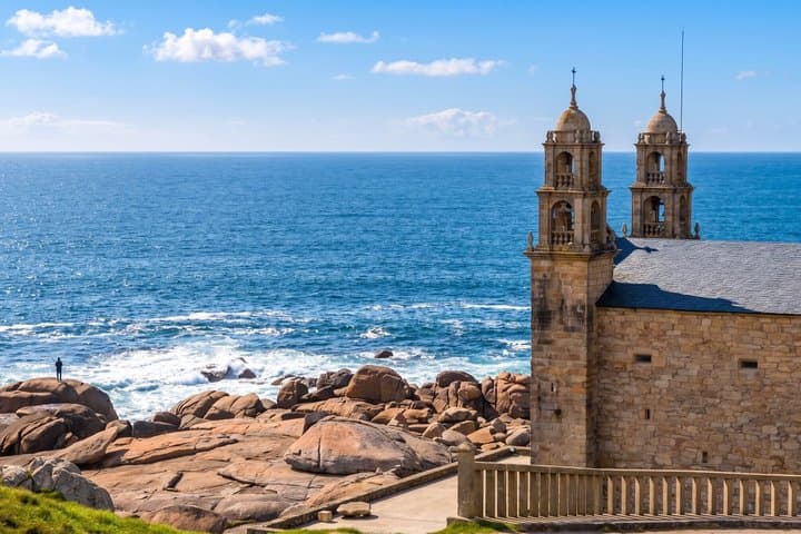 Express Tour to Muxía and Cape Finisterre from Santiago