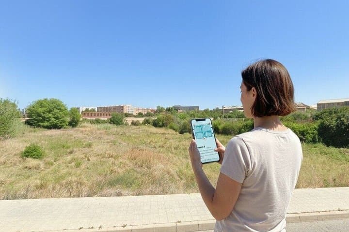 Self Guided Secrets of Manises Exploration Game Tour