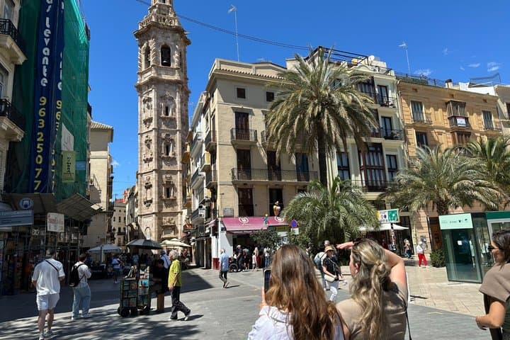 Valencia Self-Guided Sherlock Holmes Murder Mystery Game