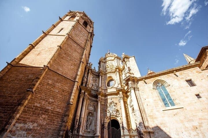Private Tour of Valencia’s Old Town with Radio Guide