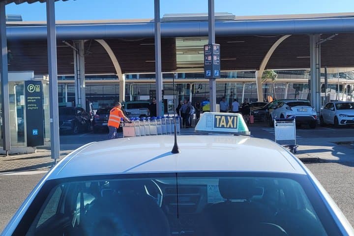 Private transfer from Huelva to Seville Airport SVQ