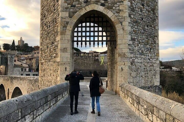 Medieval Besalu : History, Wine and Local Flavors
