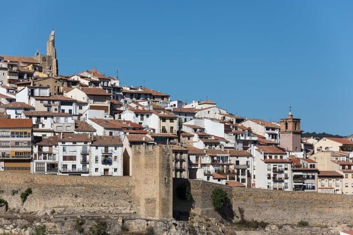 Full-Day Tour in Morella and Peñíscola: Tickets & Lunch Included
