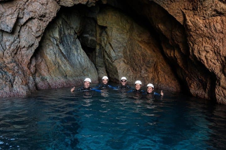 Coastering on the Costa Brava : jumping, snorkelling between cliffs