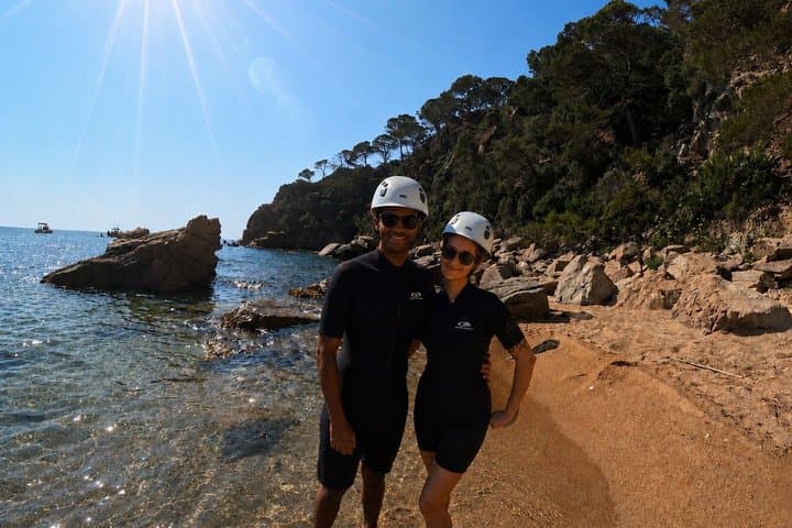 Coastering on the Costa Brava : jumping, snorkelling between cliffs