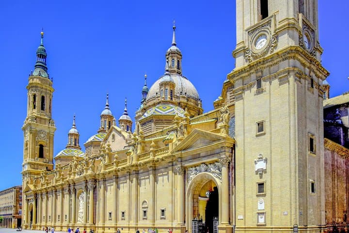 Zaragoza Unveiled Roman Walls to Renaissance Wonders with app