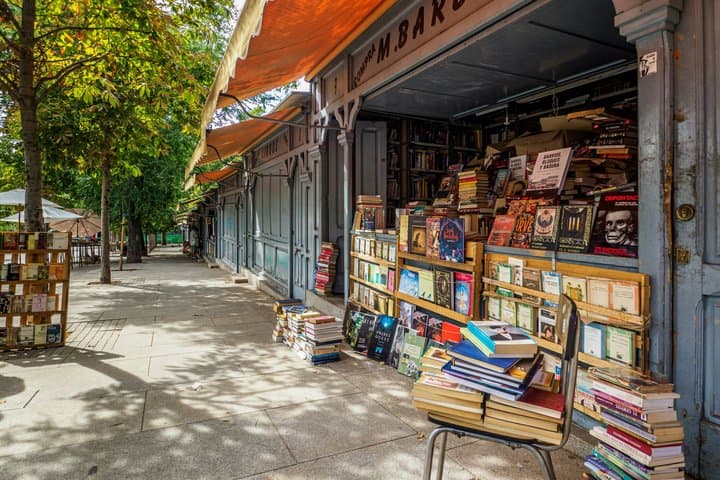 Madrid Half-Day Small Group Tour with Royal Palace & Hotel Pickup