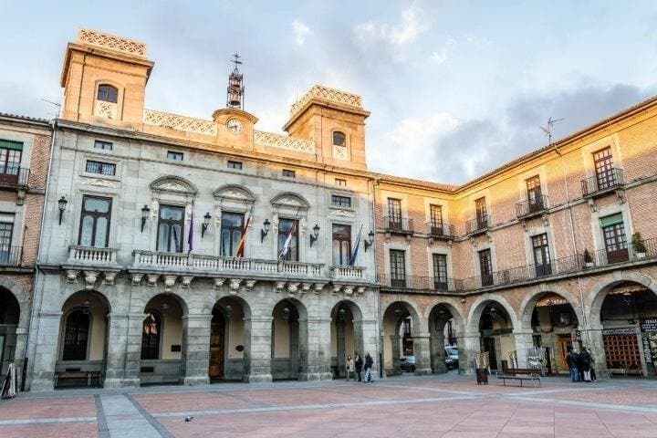 Segovia & Avila Small Group Tour with Hotel Pick up from Madrid