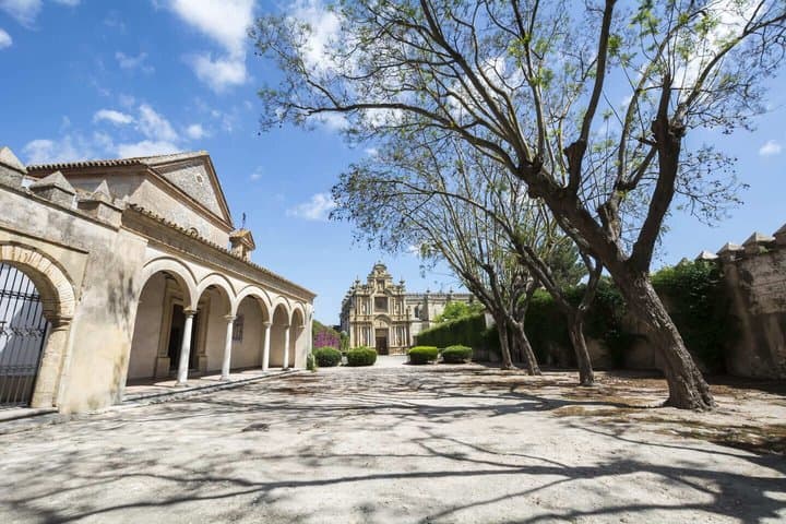 Hello Jerez de la Frontera: Private 2-Hour Walk with Local Guide