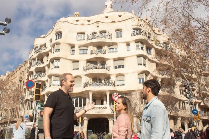 Barcelona Walking Tour: Modernism, Gothic Quarter & Artisan Shops