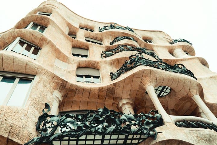 Barcelona Walking Tour: Gaudi's Masterpieces