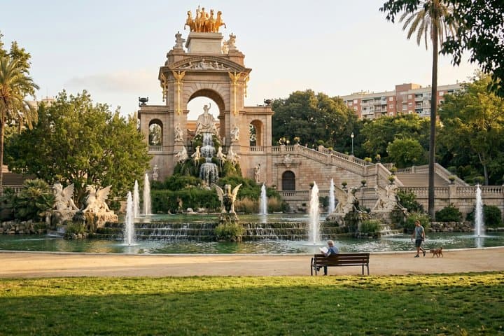 Private Customizable Walking Tour in Barcelona