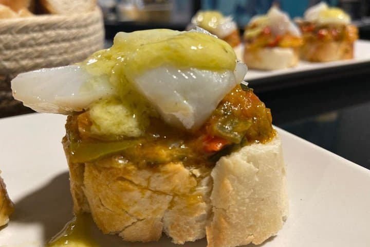 Self-guided pintxos tour in San Sebastián – gastronomic route