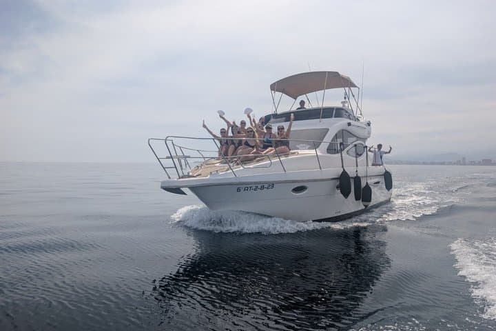 4H Private Yacht Charter from Fuengirola with Snacks & Drinks