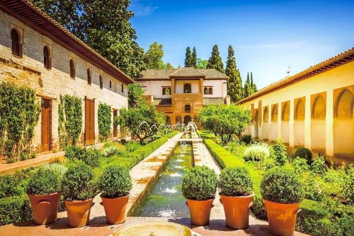 10-Day Guided Tour Morocco and Andalusia from Madrid