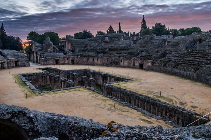 Full Italic : History, Gladiators and Roman Emperors