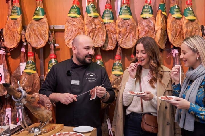 Premium Iberian Ham Tasting Near Sagrada Familia with an Expert