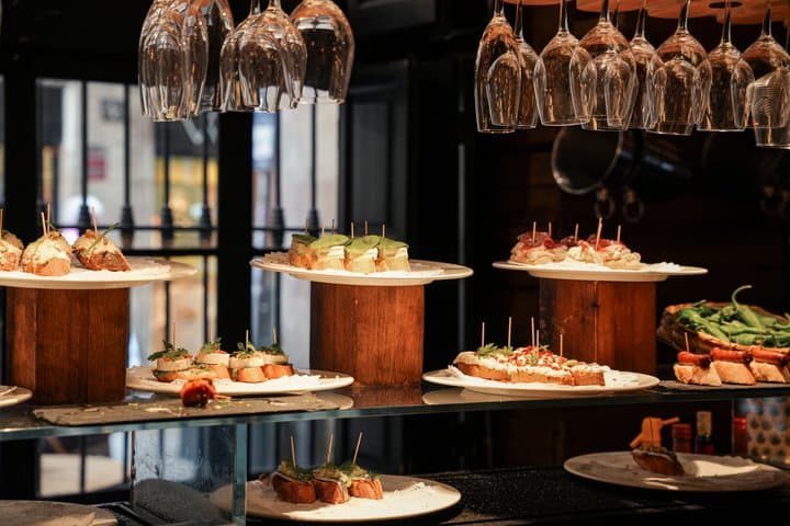 Tipsy Food Tour with Paella and Sangria and History in Barcelona