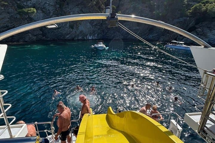 NEW 6 Meters Slide Swimming & Submarine Vision.