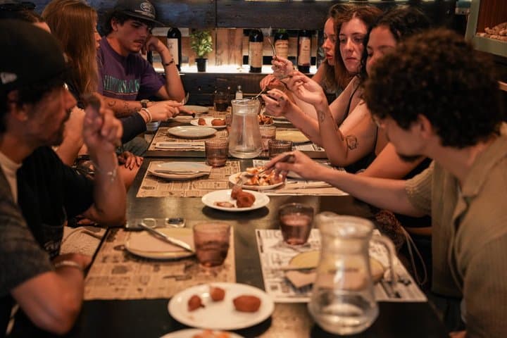 Barcelona Social Bike Tour and Tapas Experience