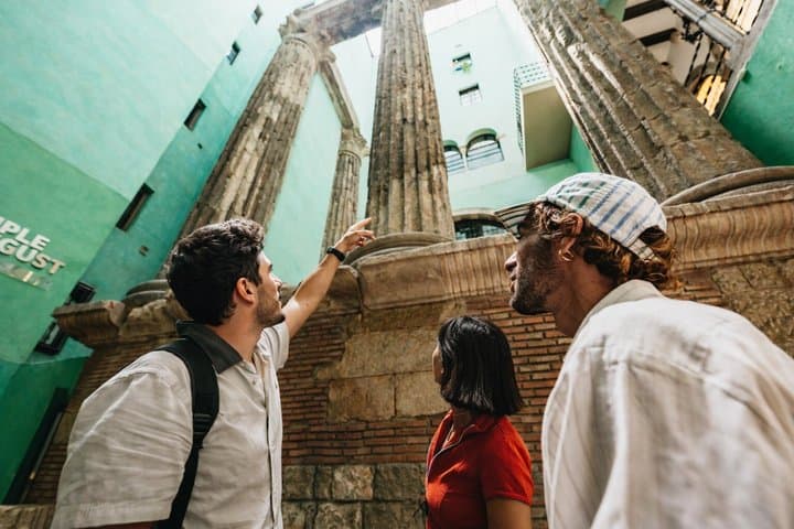 Private Complete Barcelona Walking Tour with Local Guide
