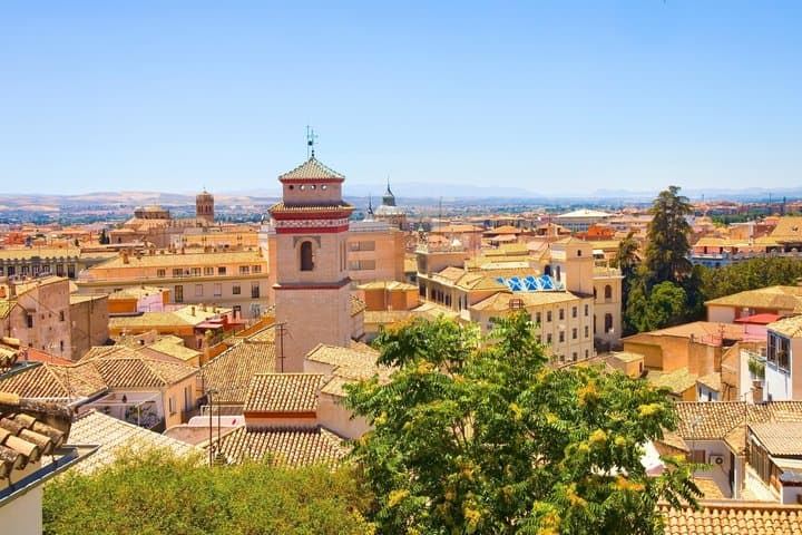 Granada Private Tour with Alhambra Views and Albaicin