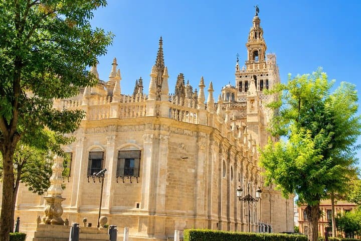 Private Seville Walking Tour with Licensed Guide Marina