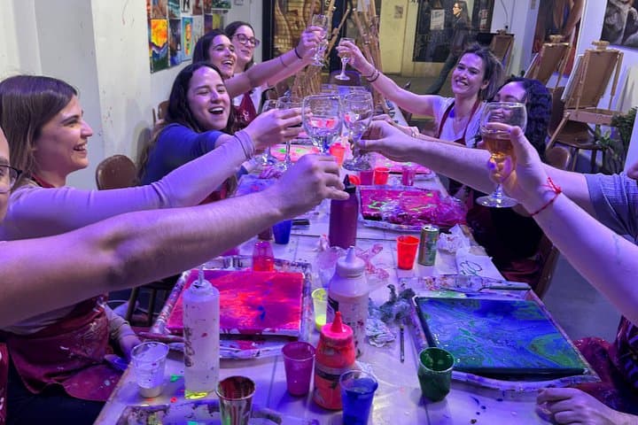 Glow-in-the-Dark Paint & Pour with Unlimited Wine | Barcelona