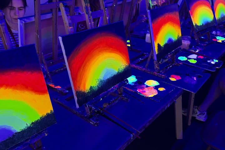 Glow-in-the-Dark Paint & Pour with Unlimited Wine | Barcelona