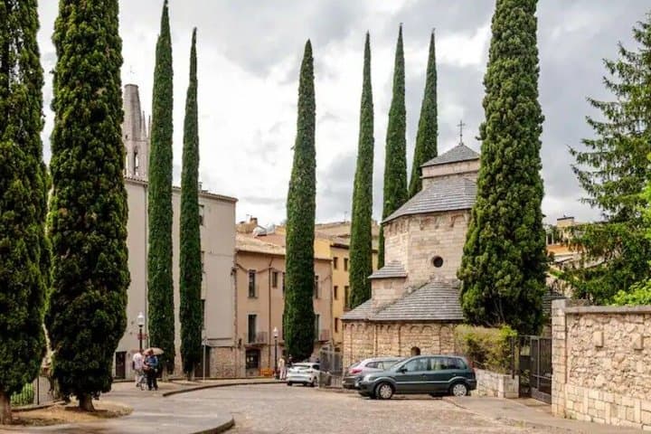 Girona Tour of Secrets Stories and the Arab Baths