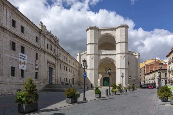 Hello Valladolid: Private 2-Hour Intro City Walk with Local Guide