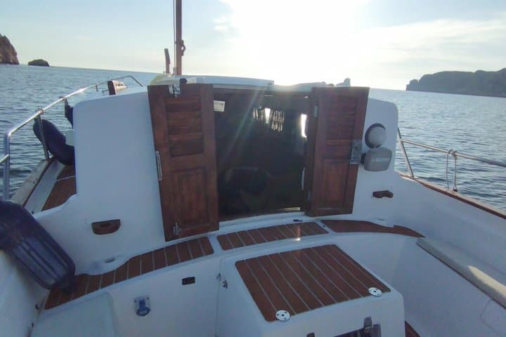 Private Tours by Traditional Boat to Calas with Appetizer