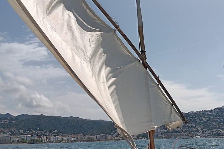 Private Tours by Traditional Boat to Calas with Appetizer